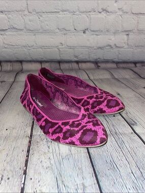 Skechers Pink Leopard Print Flats Sz 5